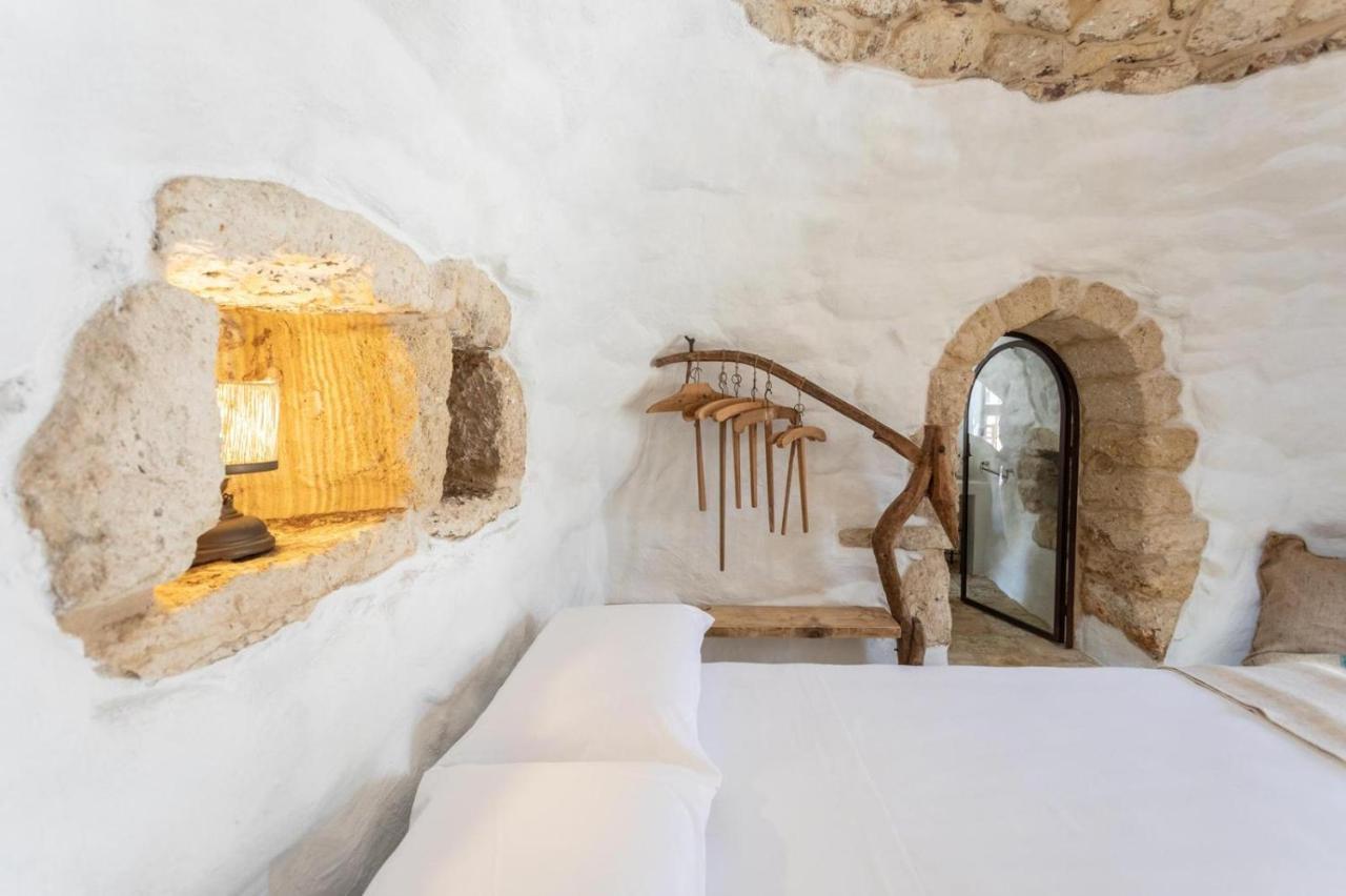 Trullo Santovia Bed & Breakfast ซันตีซิโดโร ภายนอก รูปภาพ