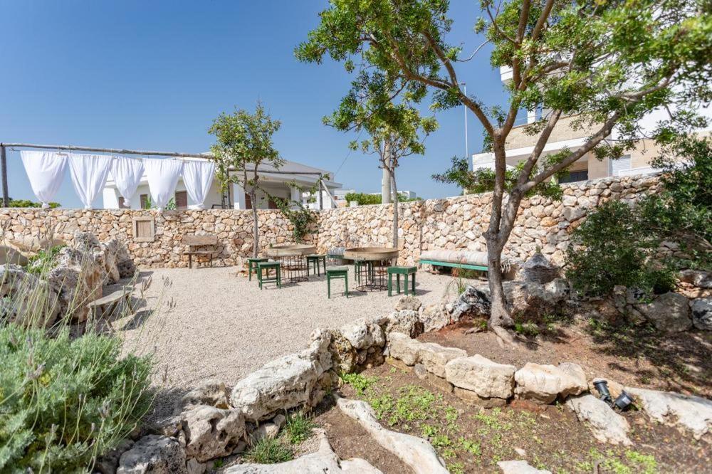 Trullo Santovia Bed & Breakfast ซันตีซิโดโร ภายนอก รูปภาพ