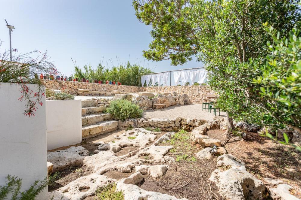 Trullo Santovia Bed & Breakfast ซันตีซิโดโร ภายนอก รูปภาพ