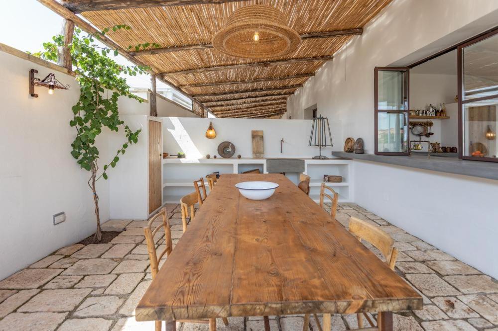 Trullo Santovia Bed & Breakfast ซันตีซิโดโร ภายนอก รูปภาพ