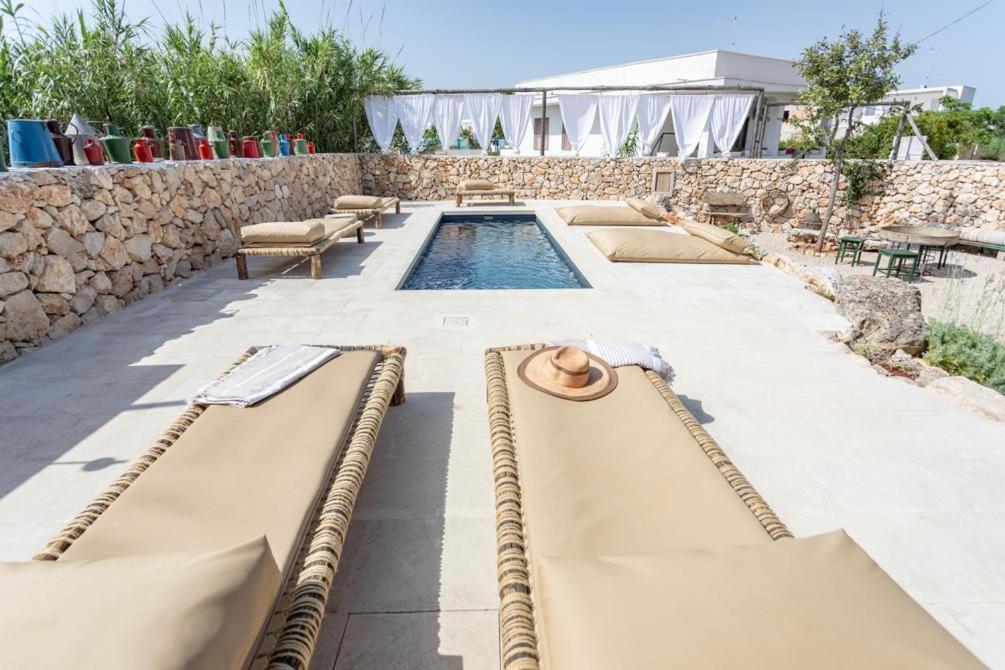 Trullo Santovia Bed & Breakfast ซันตีซิโดโร ภายนอก รูปภาพ