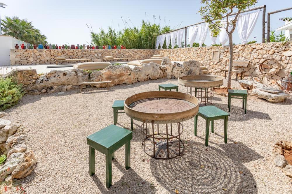 Trullo Santovia Bed & Breakfast ซันตีซิโดโร ภายนอก รูปภาพ
