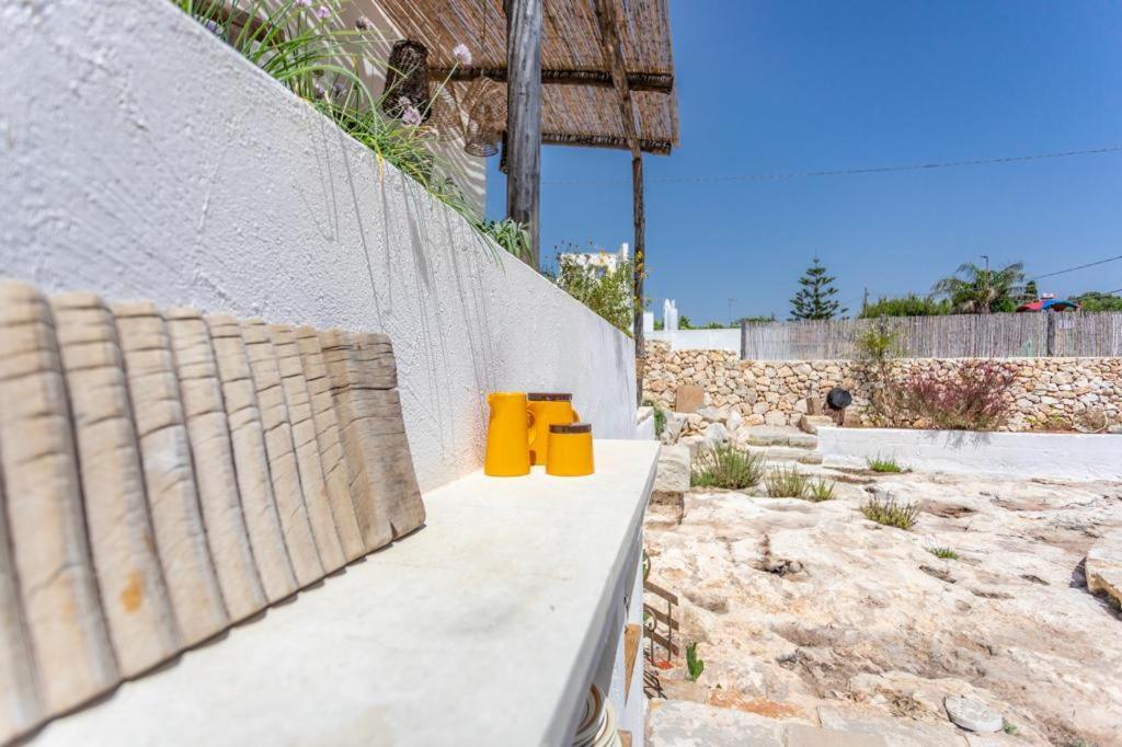 Trullo Santovia Bed & Breakfast ซันตีซิโดโร ภายนอก รูปภาพ