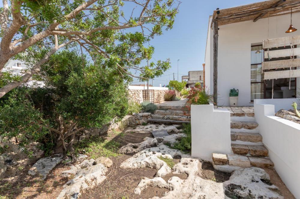 Trullo Santovia Bed & Breakfast ซันตีซิโดโร ภายนอก รูปภาพ